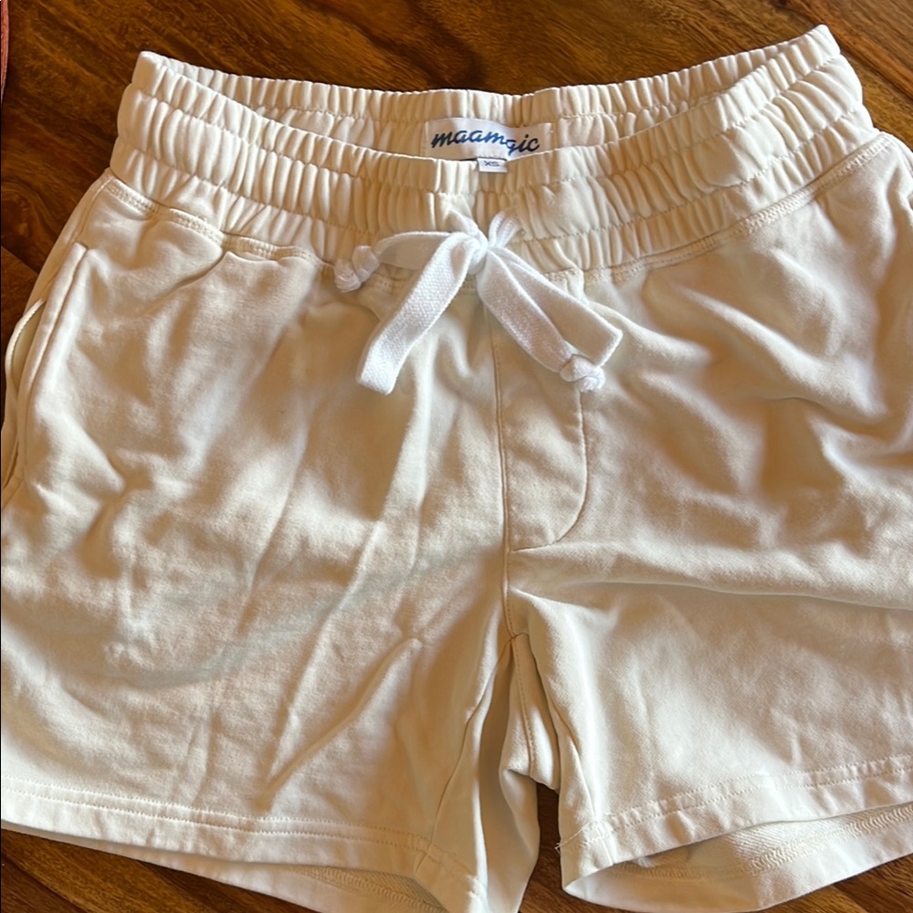 Maamgic Cream Shorts
